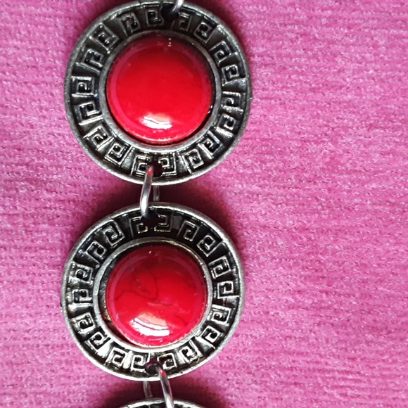 RED/Black Striated Medallion Bracelet - Picture 5 of 6